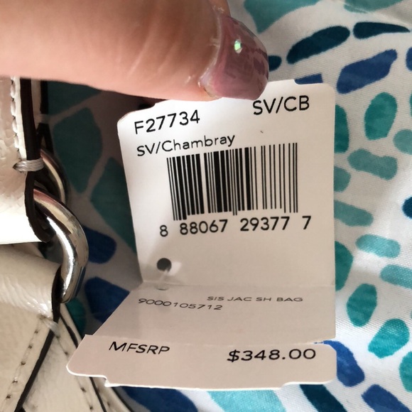 BNWT! Coach purse and gloves!! 👛🧤 - Picture 4 of 4